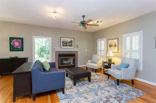 Chapel Hill, NC 27517,508 Longleaf Drive