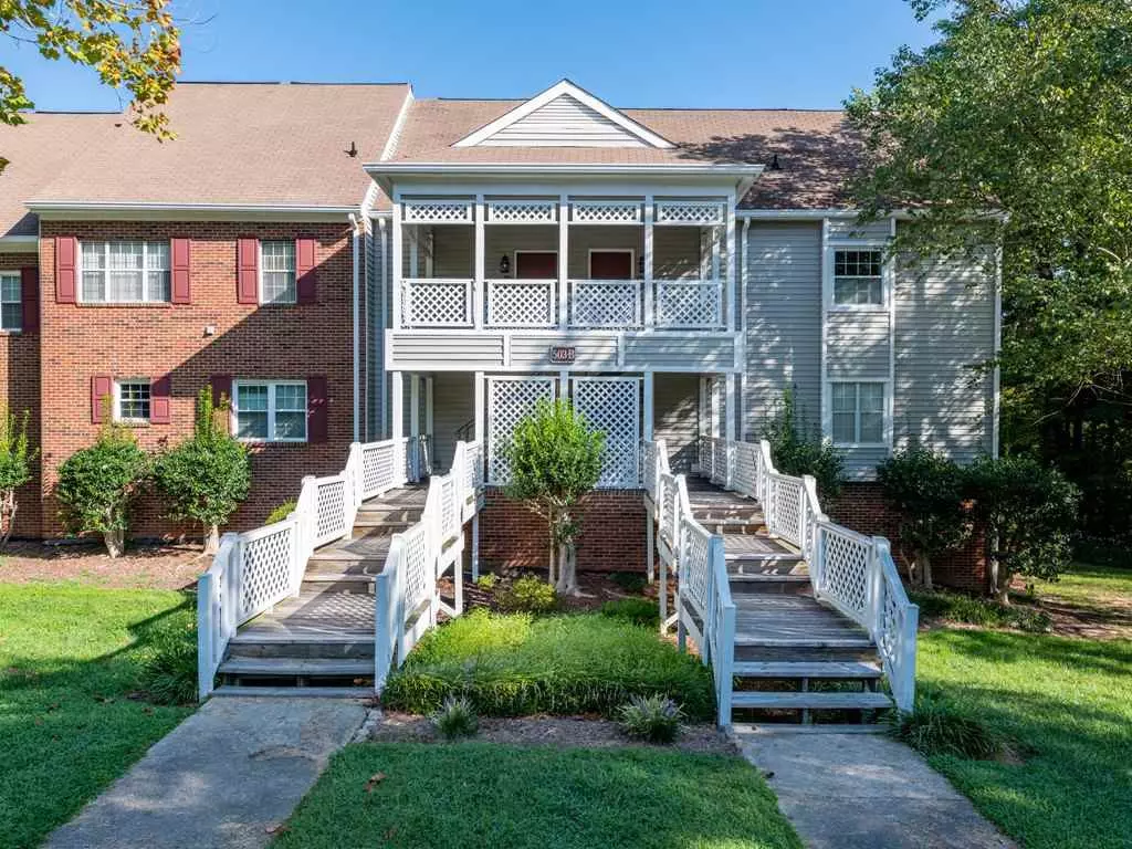 Cary, NC 27513,503 Gooseneck Drive #B5