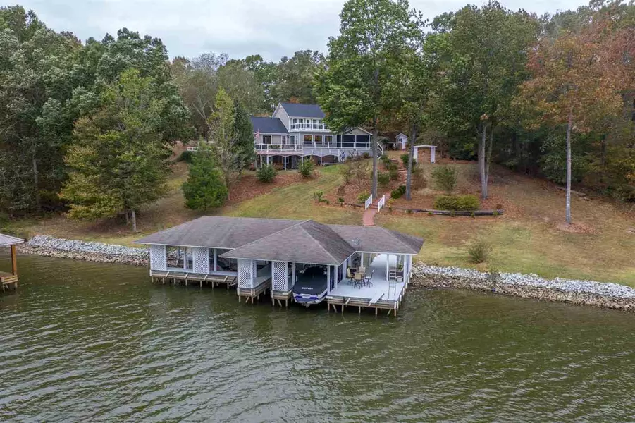 846 Graystone Point, Leasburg, NC 27291