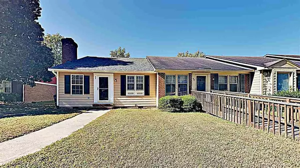 43 S Sussex Drive, Smithfield, NC 27577