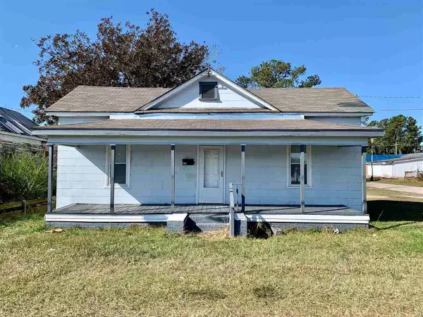 300 S Railroad Street, Benson, NC 27504