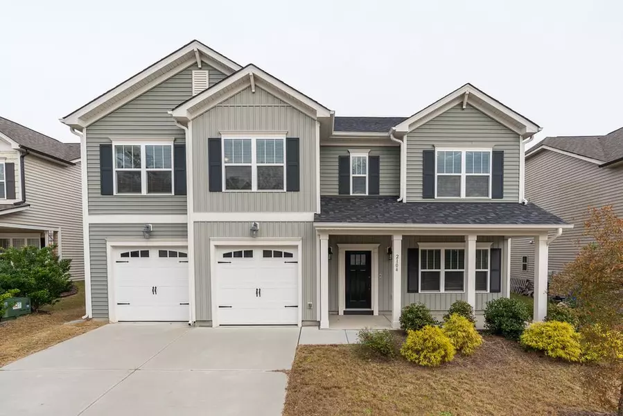 2104 Temple Hills Way, Fuquay Varina, NC 27526