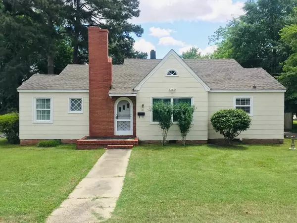 208 N Wayne Avenue, Dunn, NC 28334