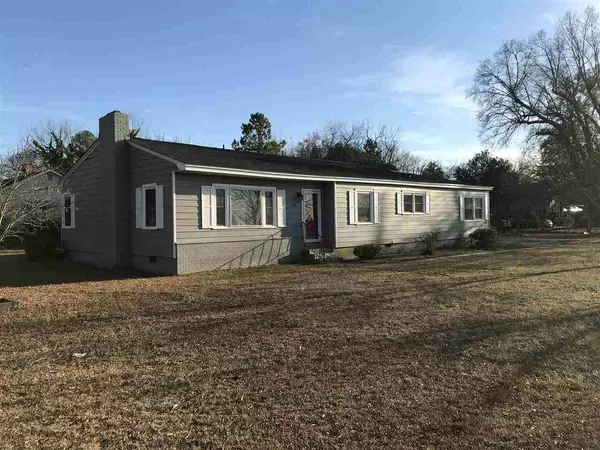 210 N Ashe Avenue, Dunn, NC 28334