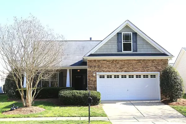 2042 Woodwater Drive, Fuquay Varina, NC 27526