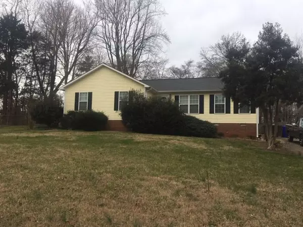 103 Edinborough Drive, Mebane, NC 27302