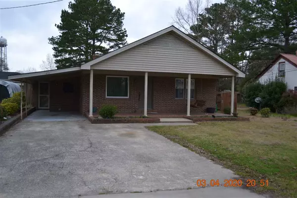 401 E Stanley Street, Four Oaks, NC 27524