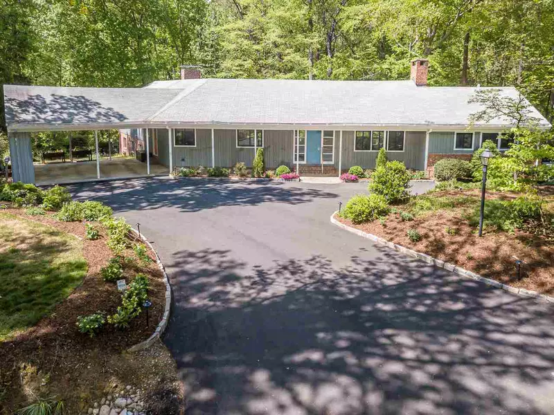 3 Buttons Road, Chapel Hill, NC 27514