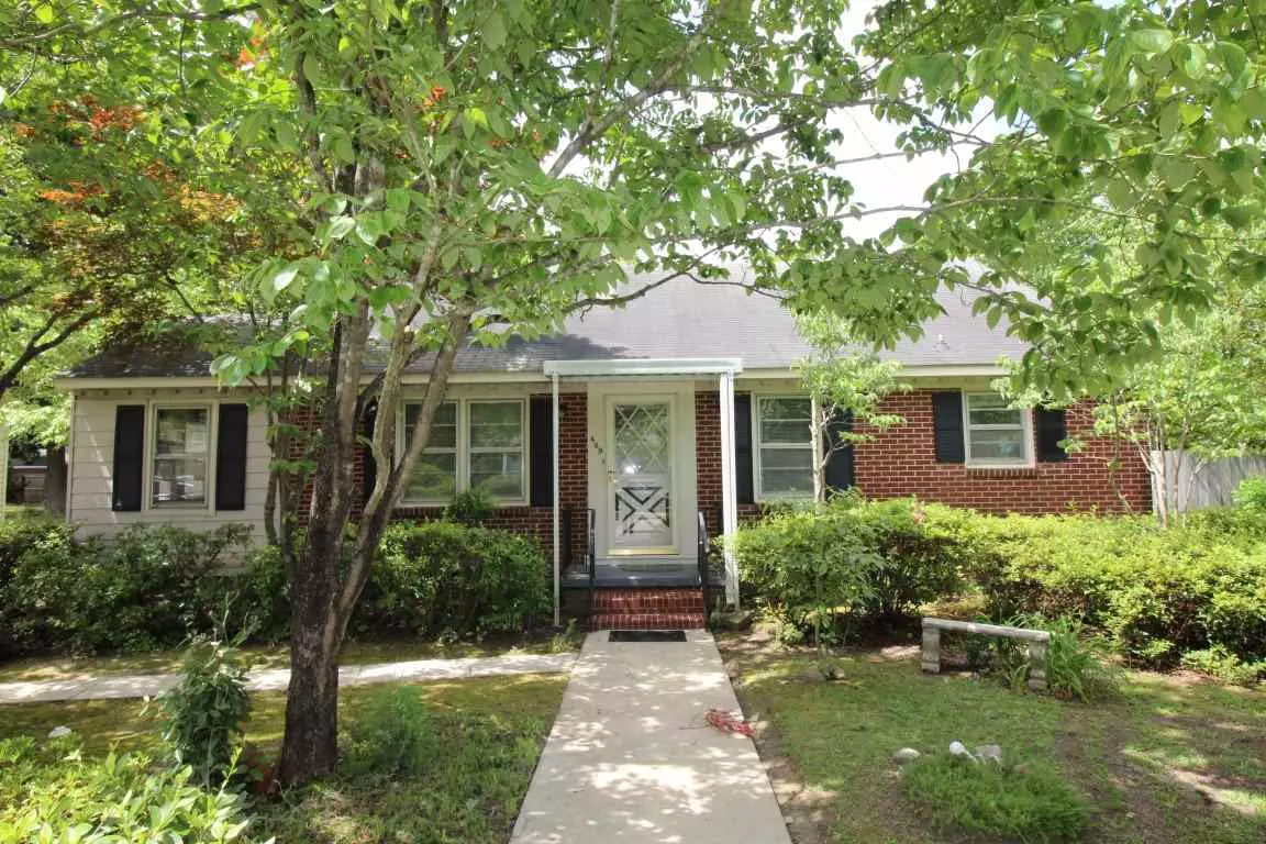 Dunn, NC 28334,409 W Canary Street