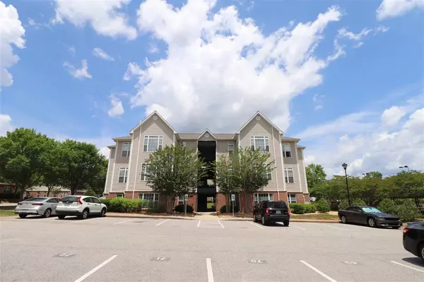 2501 Huntscroft Lane #302, Raleigh, NC 27617