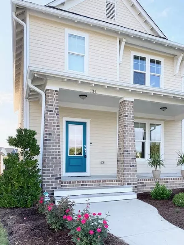 134 Rock Ledge Drive, Chapel Hill, NC 27516