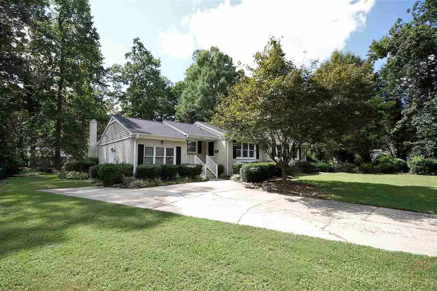 2818 S Fairway Drive, Burlington, NC 27215