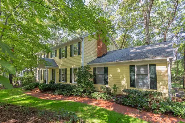 104 Mel Oaks Drive, Chapel Hill, NC 27516