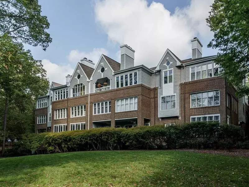 721 Bishops Park Drive #202, Raleigh, NC 27605