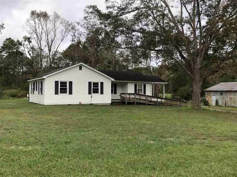 4573 S US 117 Highway, Burgaw, NC 28425