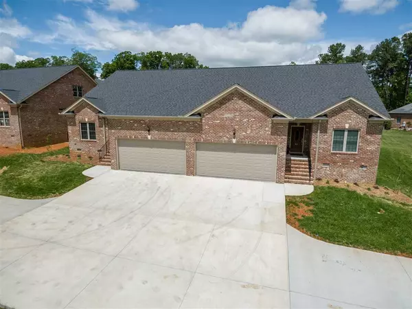 939 Arrowhead Court, Mebane, NC 27302