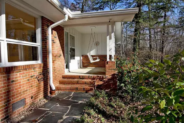 Chapel Hill, NC 27514,335 Burlage Circle