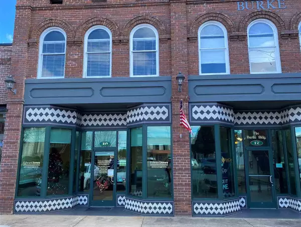 17 SE Court Square #202, Graham, NC 27253