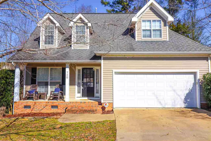 729 Lakeview Avenue, Wake Forest, NC 27587