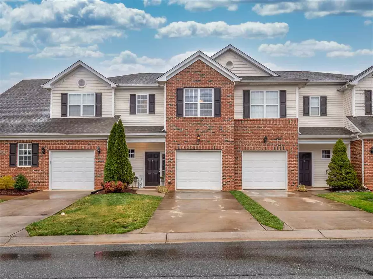 Mebane, NC 27302,620 Oakfield Trail