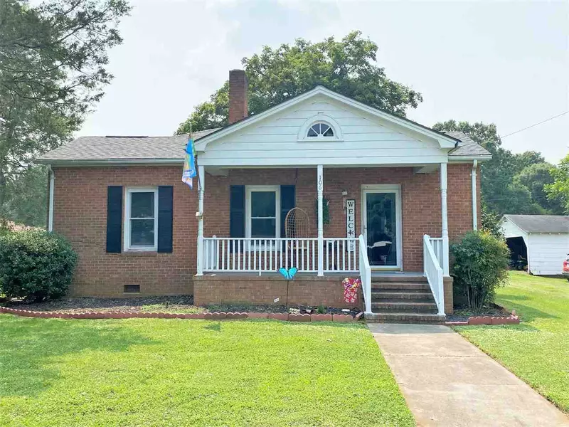 106 Elm Street, Haw River, NC 27258