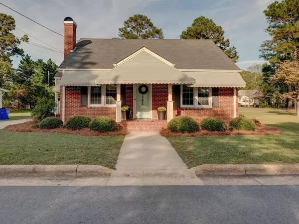 305 E Holmes Street, Benson, NC 27504