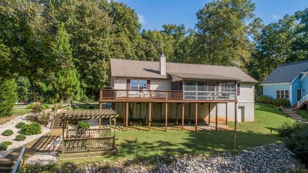 197 Cliffside Drive, Bracey, VA 23919