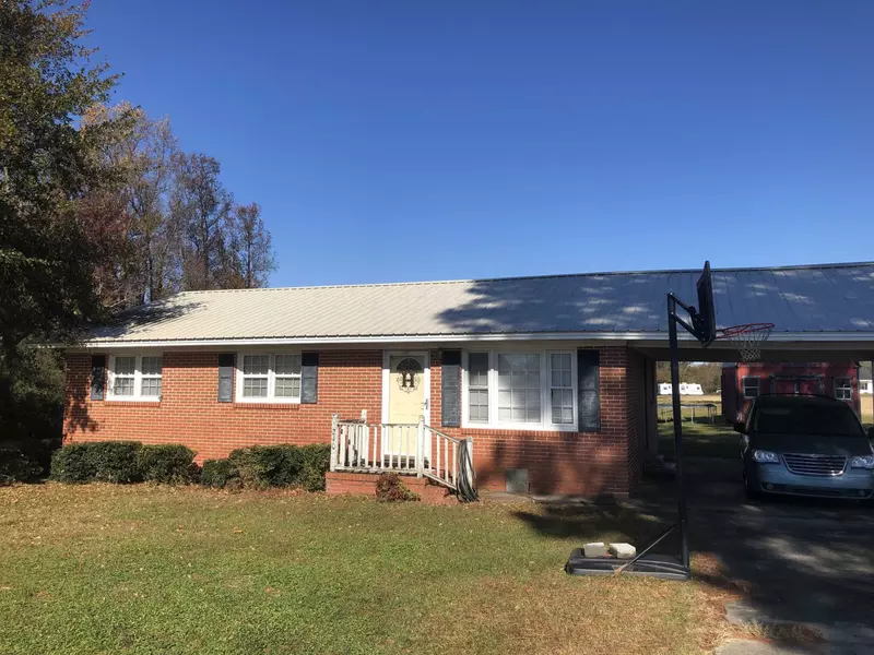 2406 Feed Mill Road, Roseboro, NC 28382