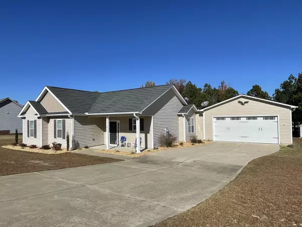 28 Parkers Pointe Drive, Benson, NC 27504