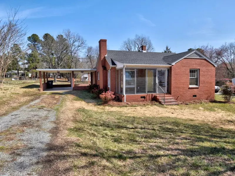 210 Ferris Street, Haw River, NC 27258