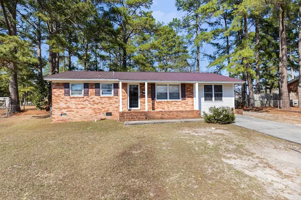 405 E Prospect Avenue, Raeford, NC 28376