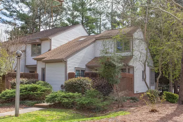 26 Bloomsbury Court, Chapel Hill, NC 27517