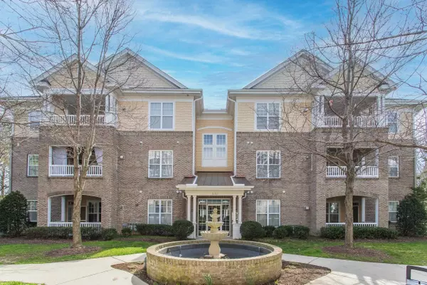 3131 Hemlock Forest Circle #301, Raleigh, NC 27612