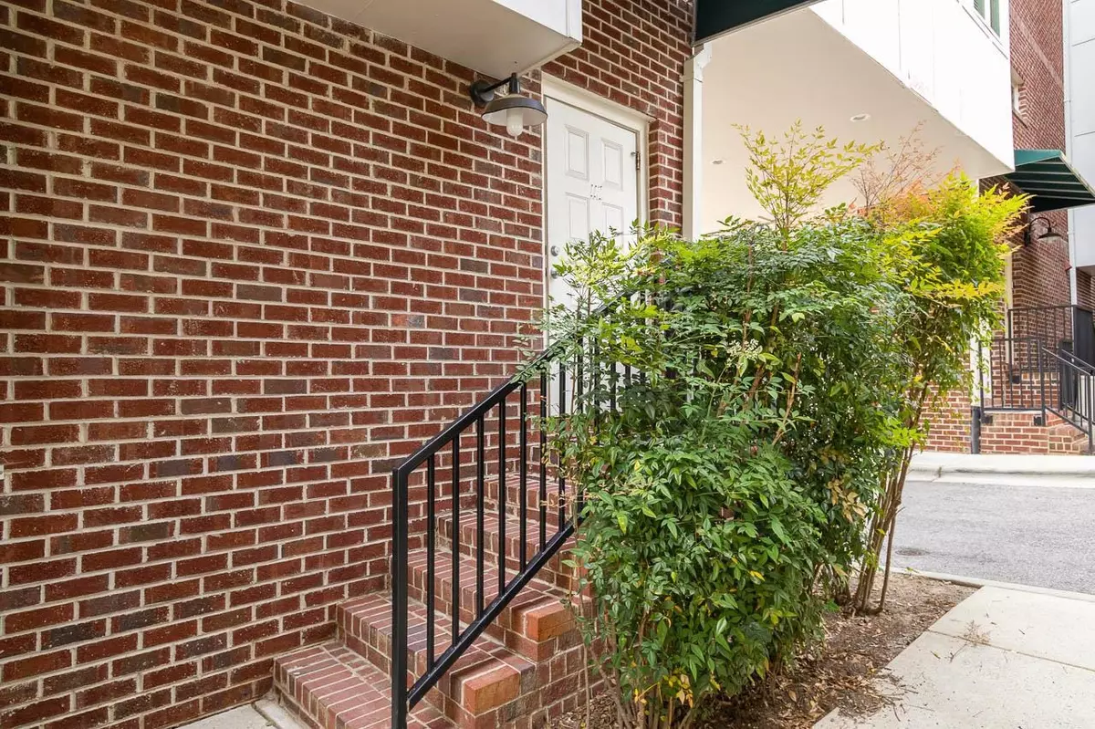 Chapel Hill, NC 27516,400 W Rosemary Street #112