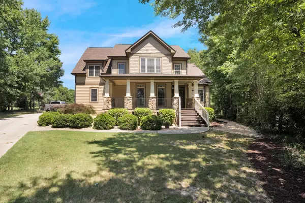 6500 Duncans Creek Court, Fuquay Varina, NC 27526