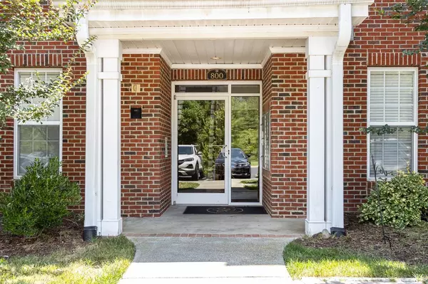 823 Providence Glen #823, Chapel Hill, NC 27514