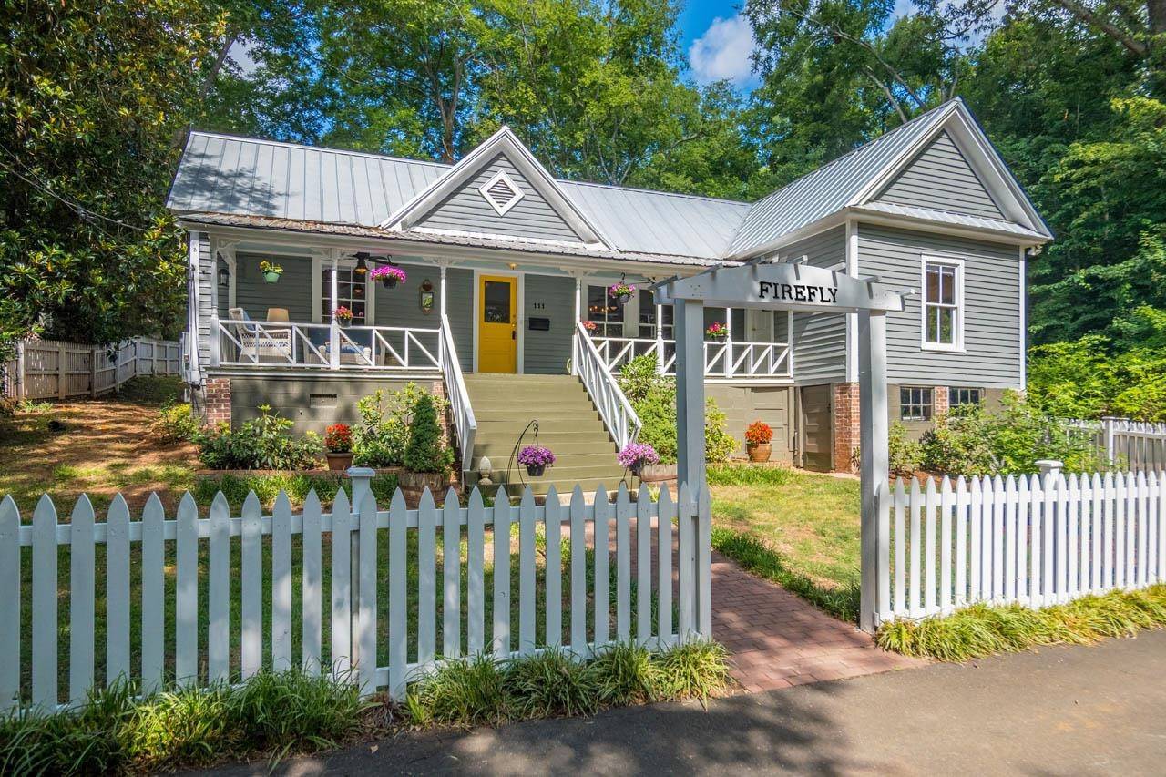 111 N Hillsborough Avenue, Hillsborough, NC 27278
