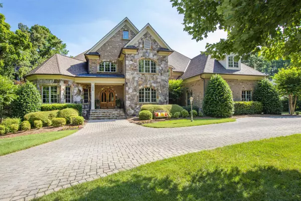 1002 Lake Boone Trail, Raleigh, NC 27607