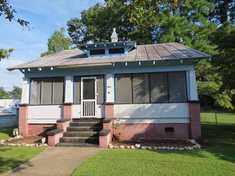 307 Avenue C, New Bern, NC 28560