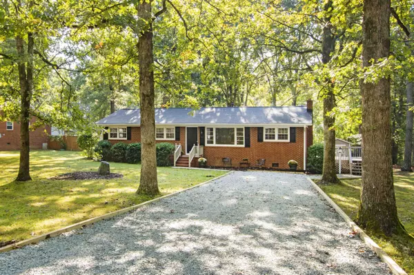 2502 New Hope Drive, Chapel Hill, NC 27514