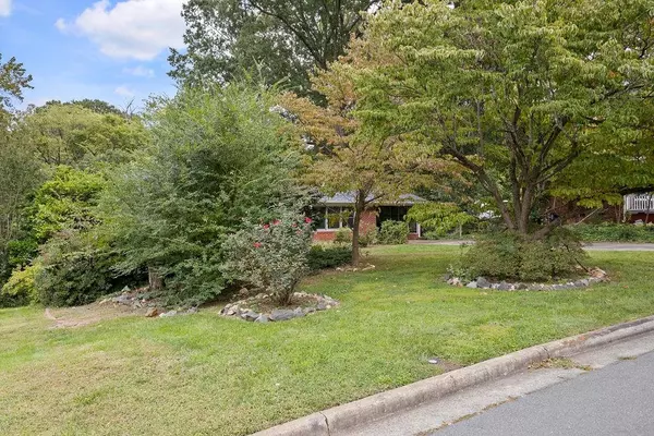 Burlington, NC 27215,2514 Briarwood Drive