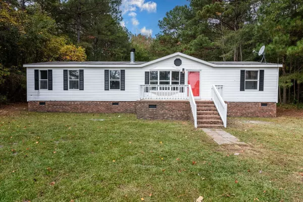 1100 Jenkins Farm Road, Pinetops, NC 27864