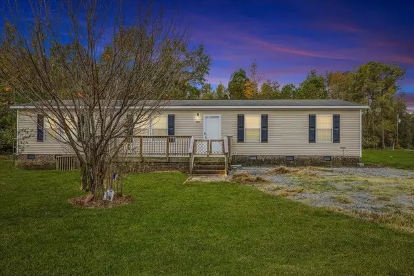 729 Powhatan Road, Clayton, NC 27527