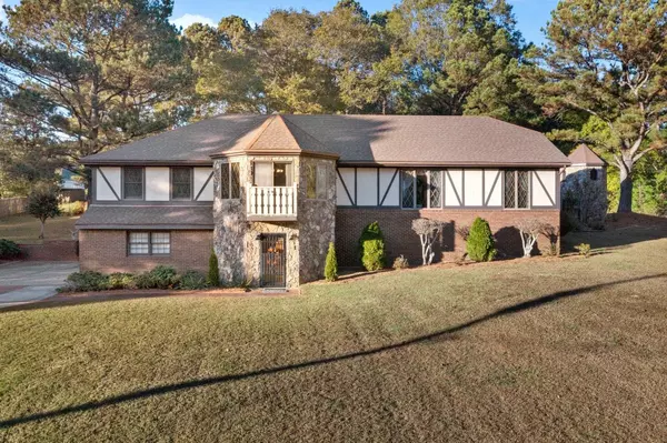 200 Thorn Hollow Drive, Apex, NC 27523