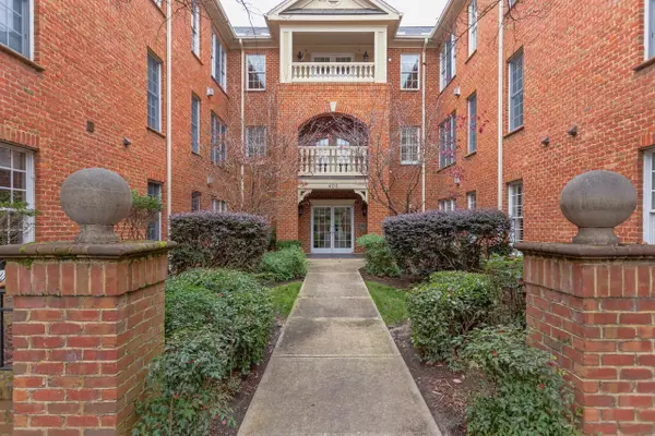 423 W Barbee Chapel Road #423, Chapel Hill, NC 27517