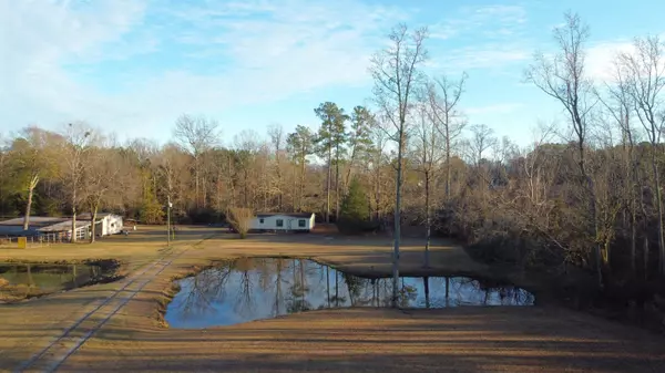 864 S Pleasant Coates Road, Benson, NC 27504