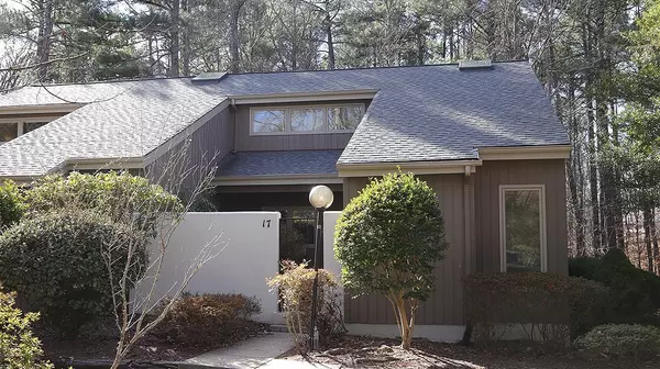 17 Tottenham Lane, Chapel Hill, NC 27517