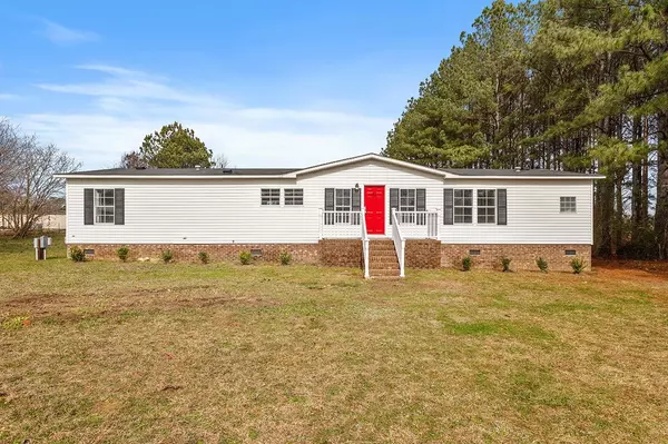 87 E Williams Street, Coats, NC 27521