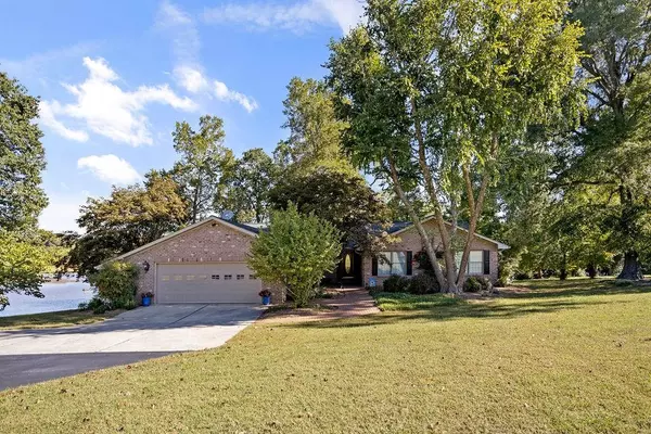 4548 Lakeshore Lane, Burlington, NC 27217