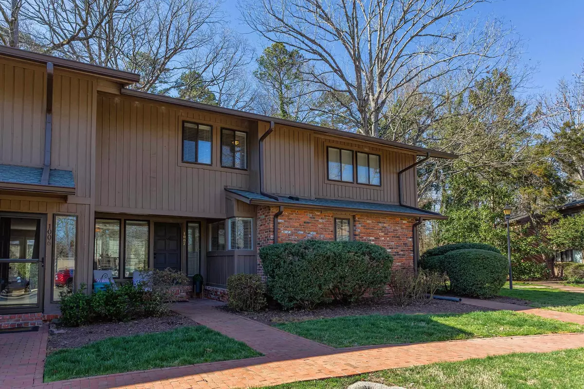Chapel Hill, NC 27517,1007 Oak Tree Drive #1007